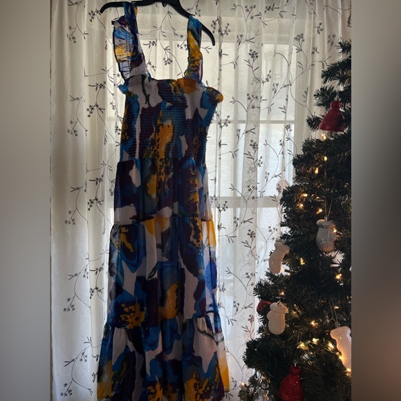 Beautiful patterned maxi dress for summer events💗 - Picture 1 of 4